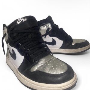 Nike Air Women’s Black and Silver Sneakers